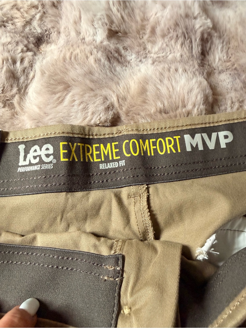 Lee Men's Extreme Comfort MVP Cargo Pants Khaki, Size 36x29 NWT Relaxed Fit - Picture 2 of 9
